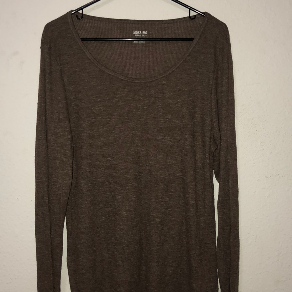 brown long sleeved shirt